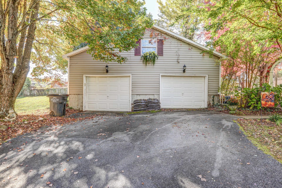 Photo #7: 544 Mayfield Avenue