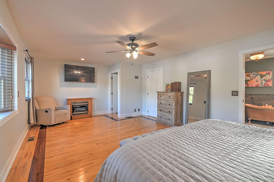 Photo #37: 1008 Prince Avenue