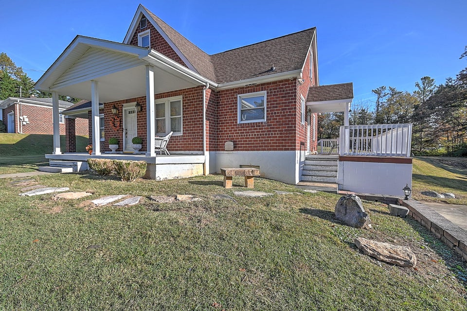 Photo #5: 1041 Oakland Drive