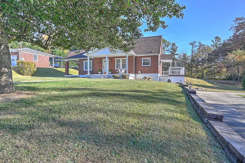 Photo #50: 1041 Oakland Drive