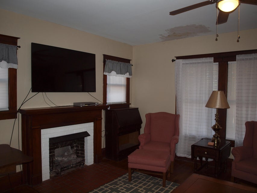 Photo #19: 805 Lawrence Avenue