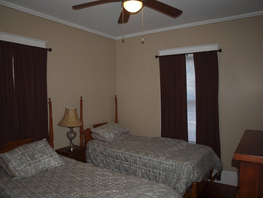 Photo #26: 805 Lawrence Avenue