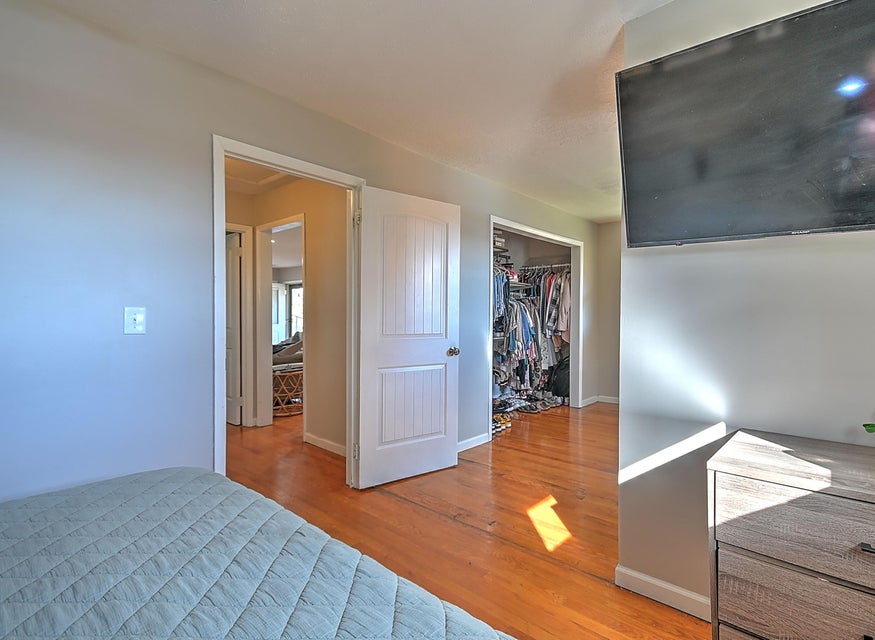 Photo #25: 210 Edward Street