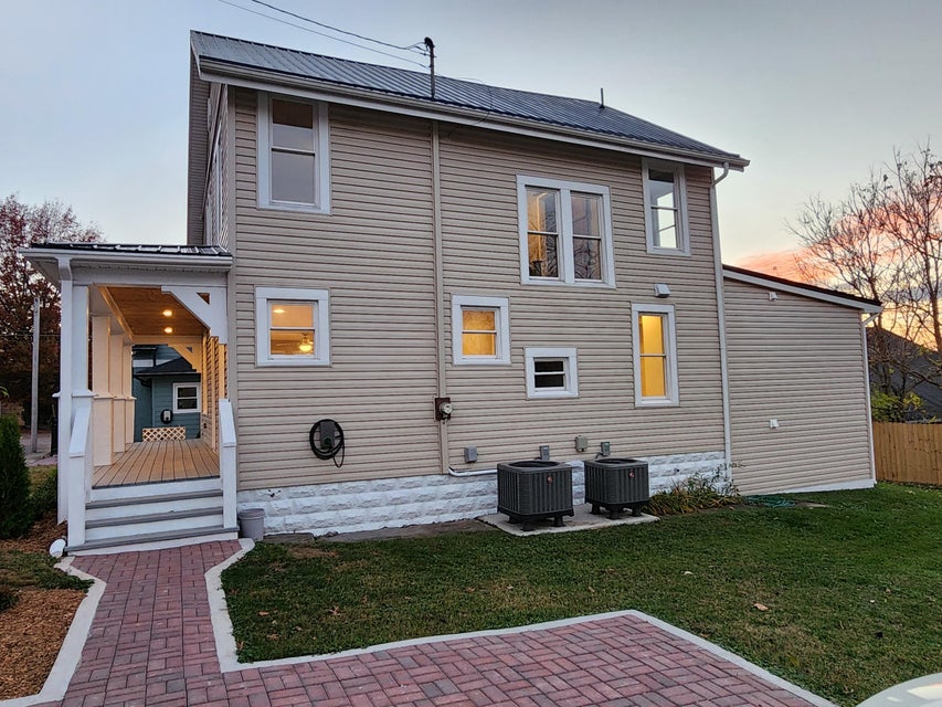 Photo #40: 102 Oak Street