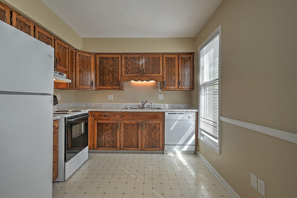 Photo #4: 2205 Greenbriar Circle