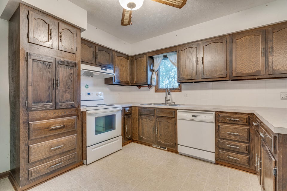 Photo #11: 5416 Chippewa Lane