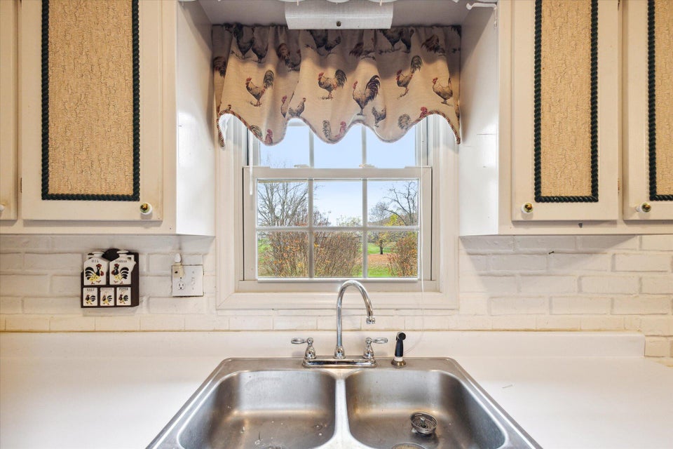 Photo #10: 329 Piney Avenue