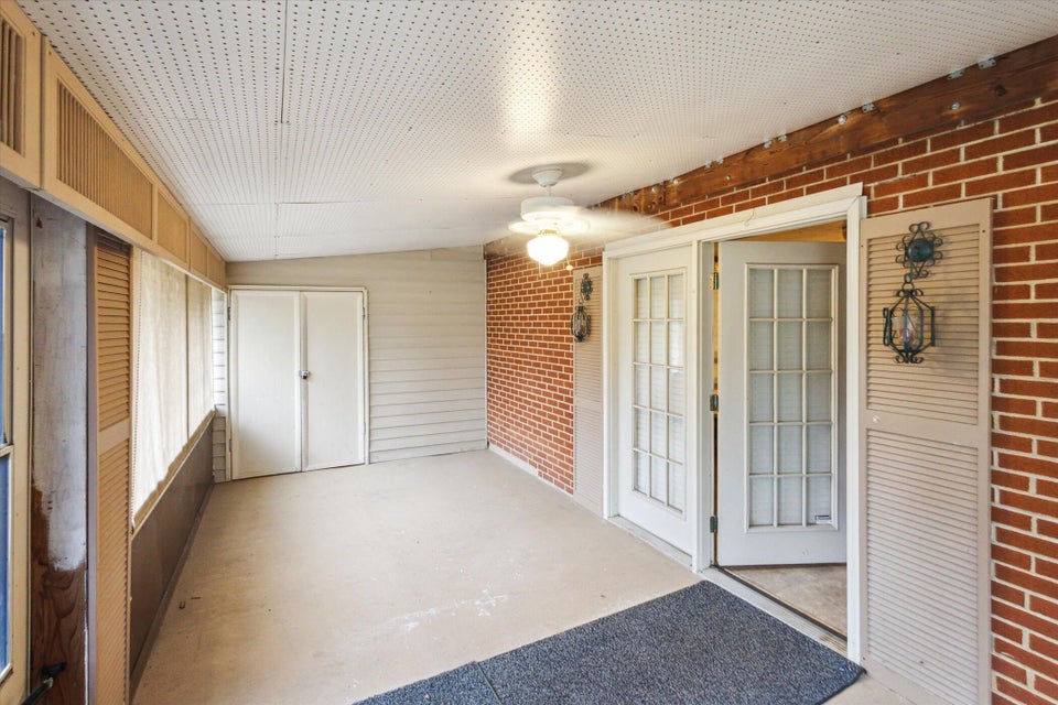 Photo #32: 329 Piney Avenue