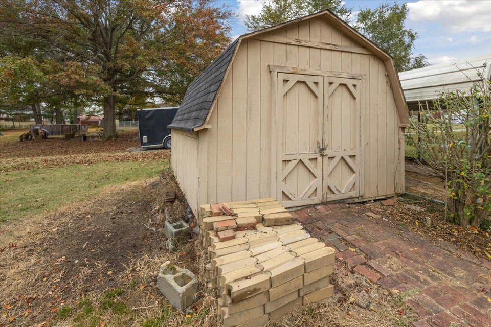 Photo #44: 329 Piney Avenue