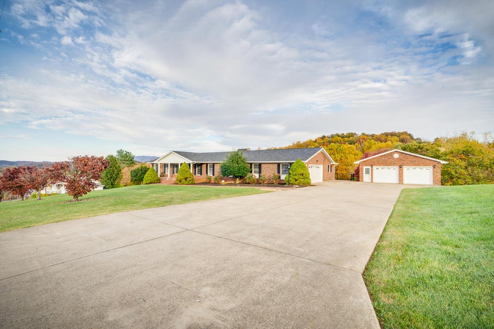 Photo #3: 146 Central Drive