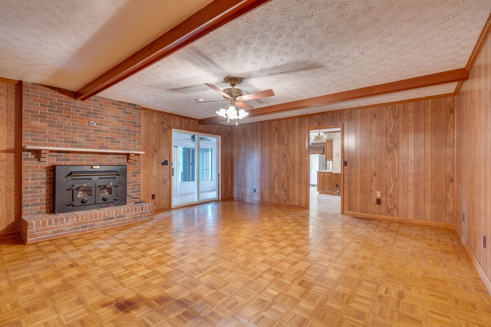 Photo #28: 146 Central Drive