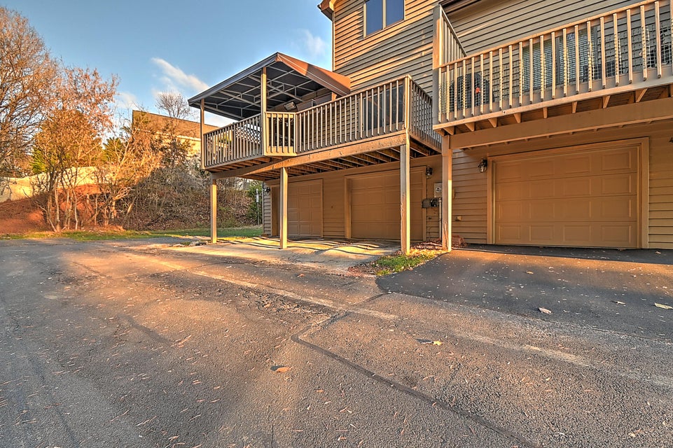 Photo #5: 411 Laurelwood Drive