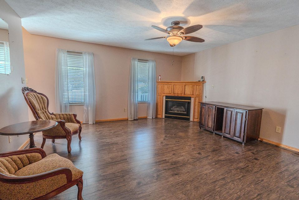 Photo #4: 6230 Nightingale Street