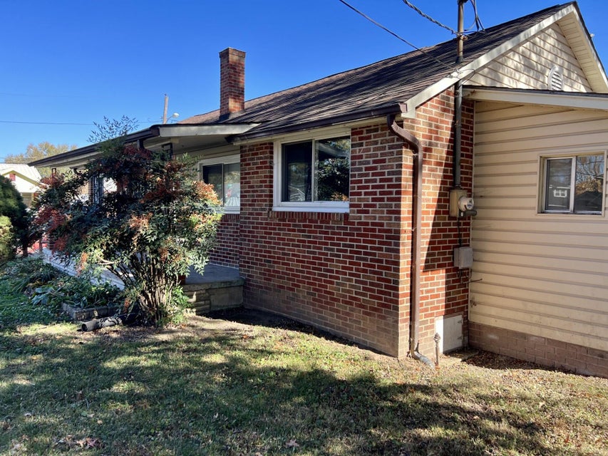 Photo #3: 1605 Vance Street
