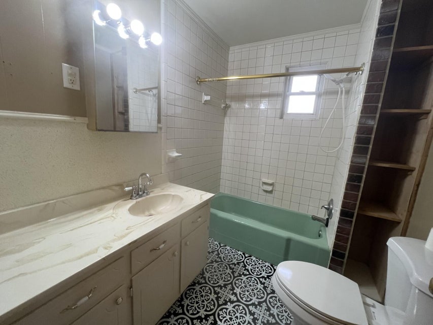 Photo #27: 1605 Vance Street