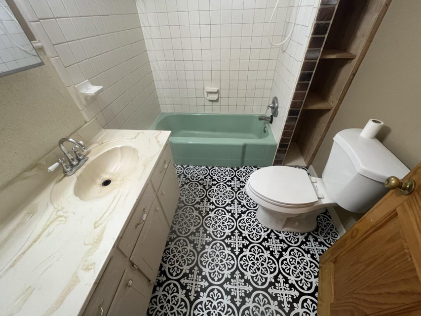 Photo #28: 1605 Vance Street