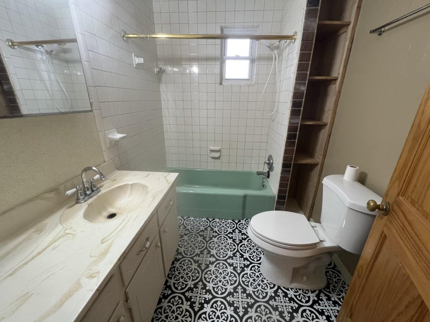 Photo #29: 1605 Vance Street