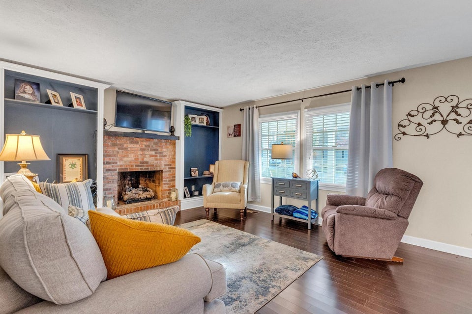 Photo #8: 876 Fraley Avenue