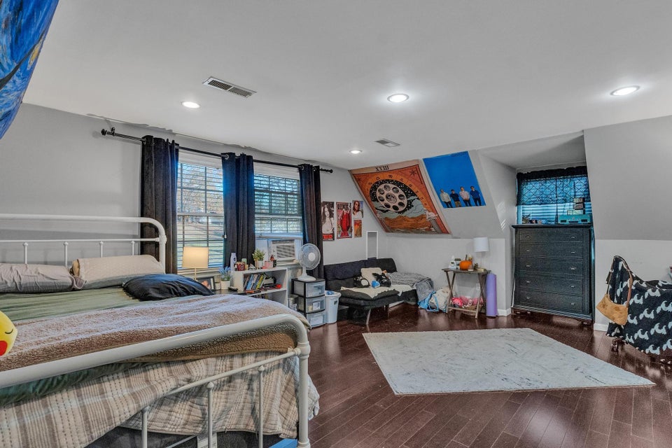 Photo #31: 876 Fraley Avenue