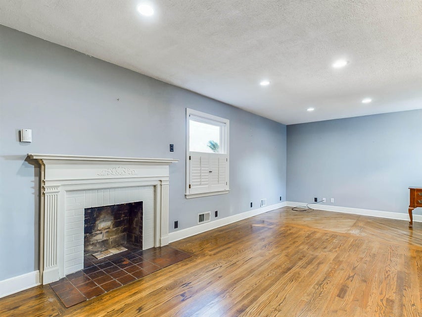Photo #11: 997 Sullivan Street