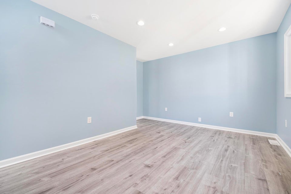 Photo #17: 3931 Bond Drive