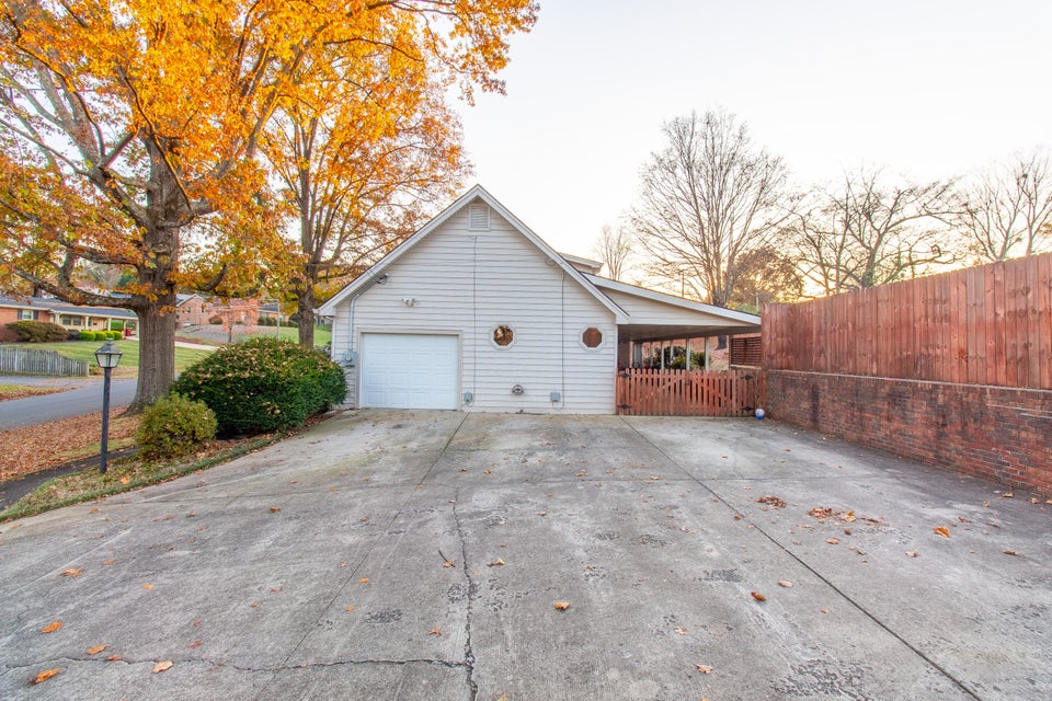 Photo #6: 1405 Woodmont Drive