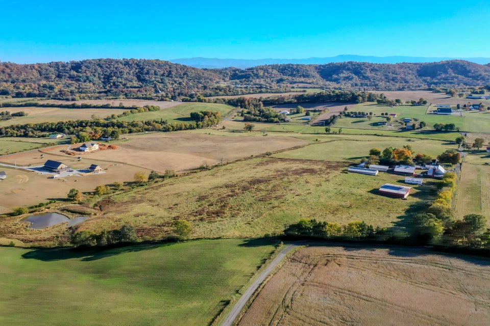 Photo #13: 850 Seahorn Road