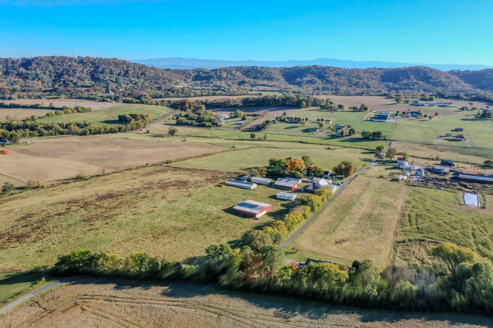 Photo #17: 850 Seahorn Road