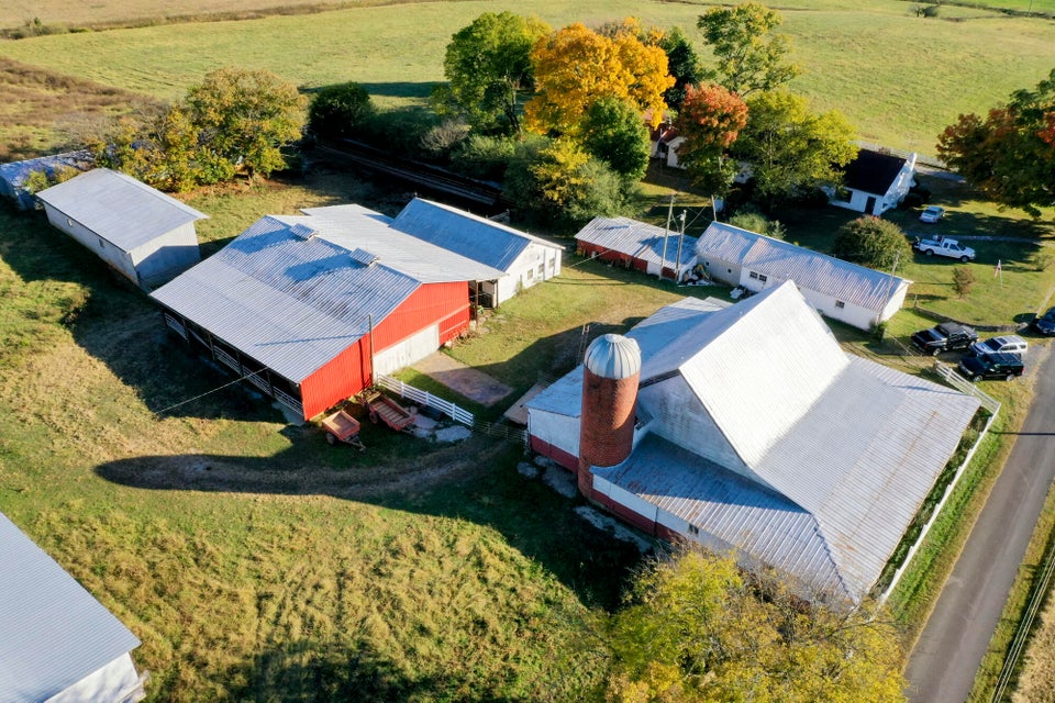 Photo #28: 850 Seahorn Road