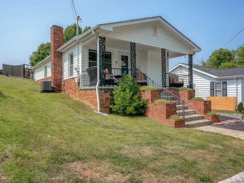 Photo #2: 2105 Watauga Avenue