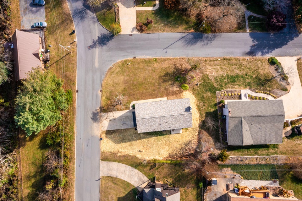 Photo #49: 1120 Drumcastle Avenue