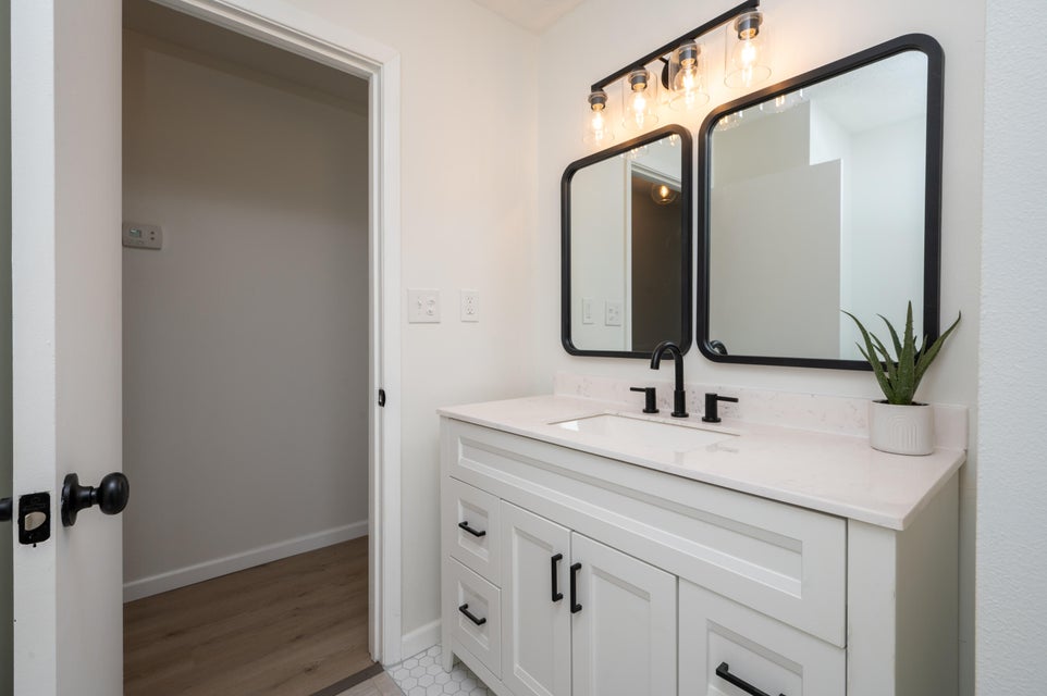 Photo #24: 1120 Drumcastle Avenue