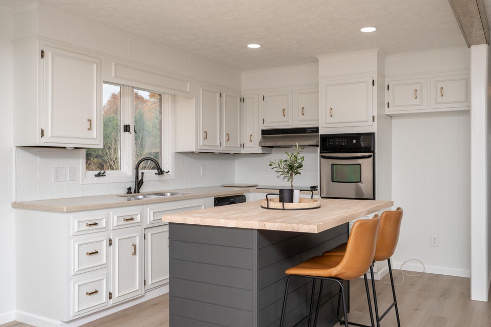 Photo #8: 1120 Drumcastle Avenue
