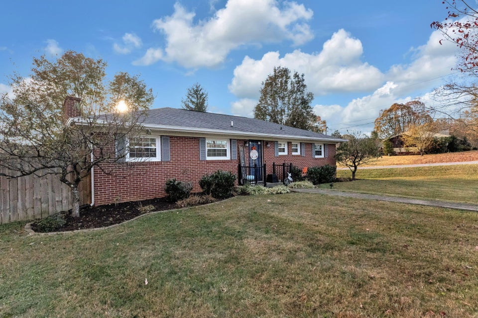 Photo #27: 113 Lynfield Road