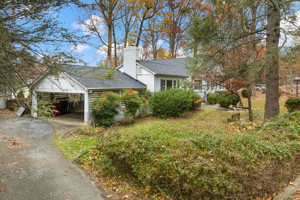 Photo #5: 911 Woodland Avenue