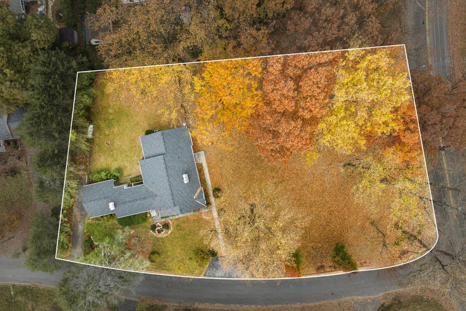 Photo #33: 911 Woodland Avenue