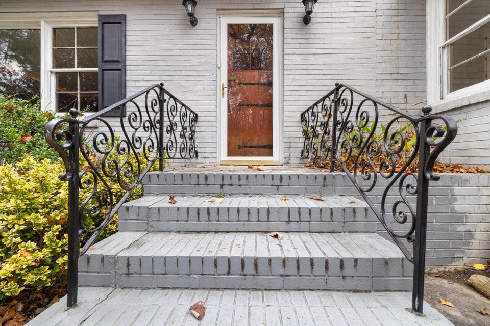 Photo #4: 911 Woodland Avenue