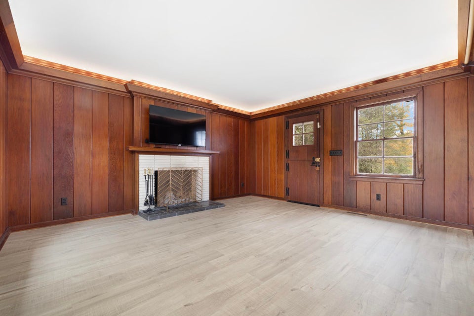 Photo #18: 911 Woodland Avenue