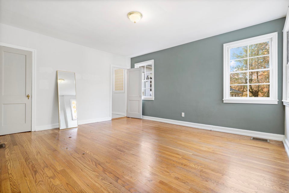 Photo #22: 911 Woodland Avenue