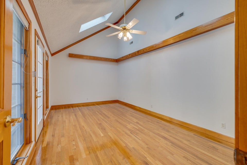 Photo #31: 246 Worthington Drive