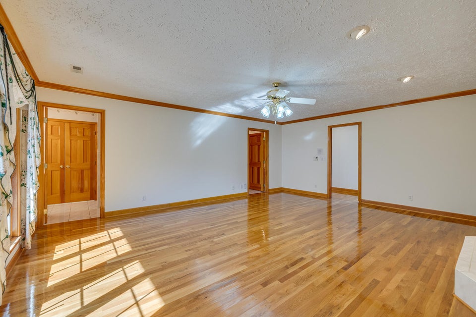Photo #35: 246 Worthington Drive