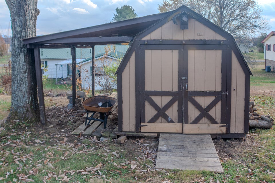 Photo #32: 15414 Siesta Avenue