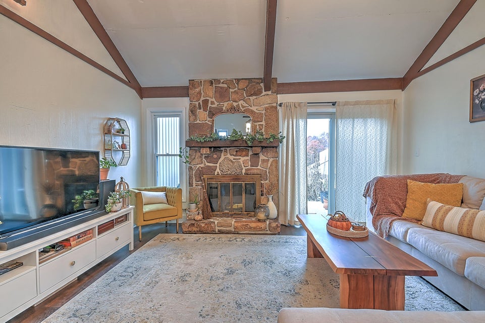 Photo #10: 780 Hamilton Rd