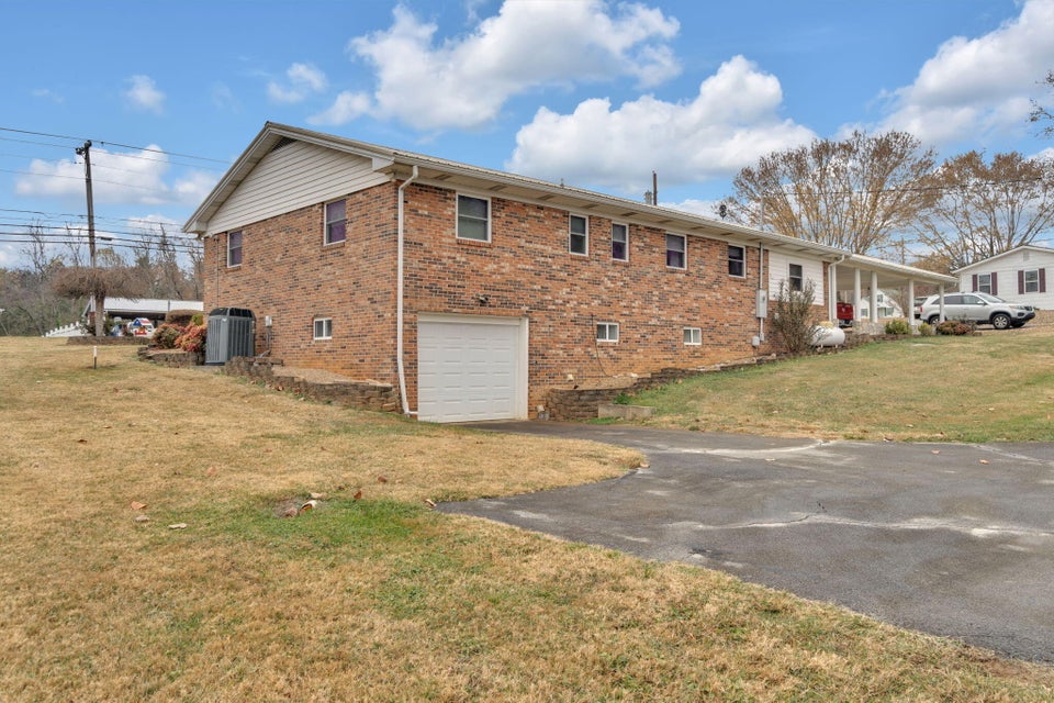 Photo #4: 2295 Buckingham Road