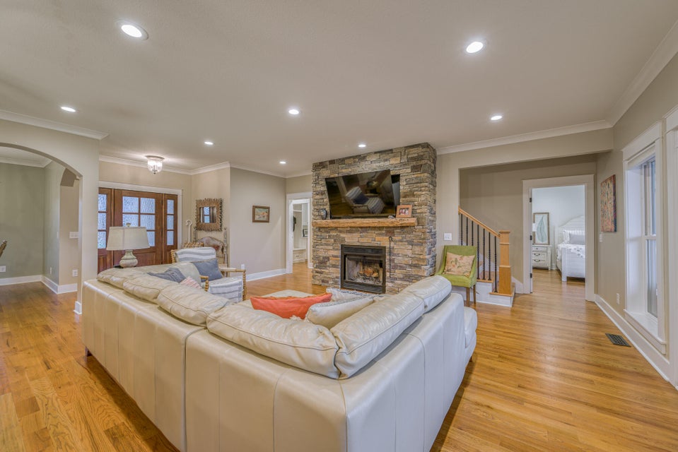 Photo #3: 214 Charlton Court
