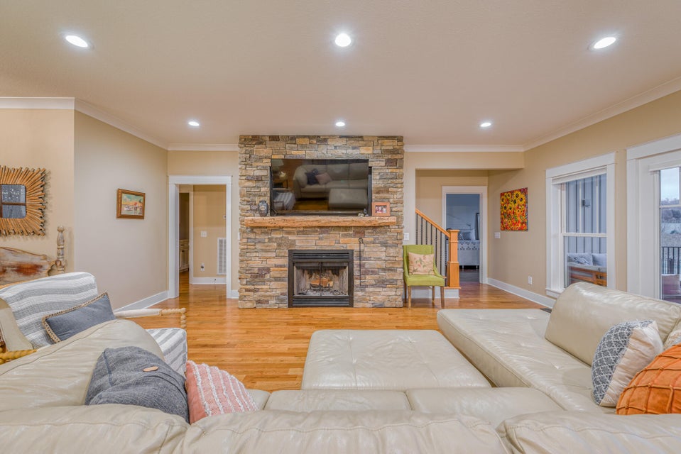 Photo #5: 214 Charlton Court