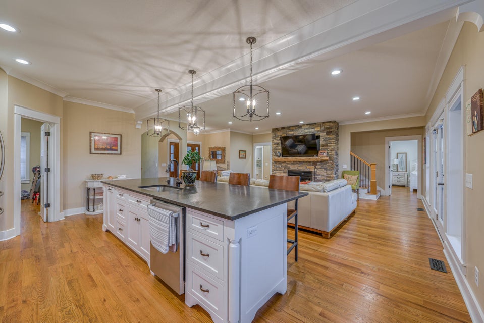 Photo #9: 214 Charlton Court