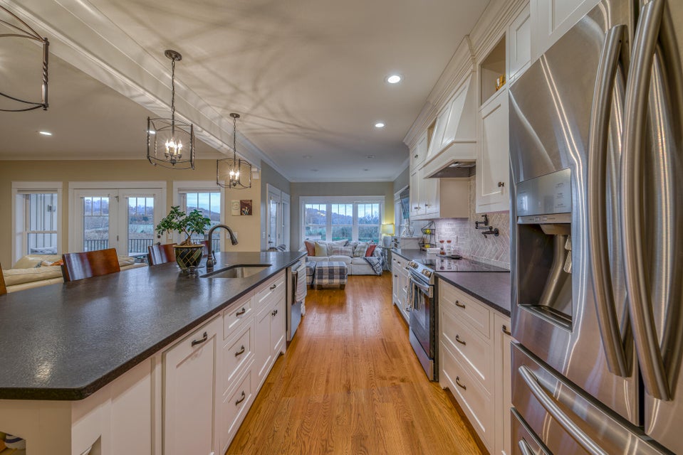 Photo #10: 214 Charlton Court