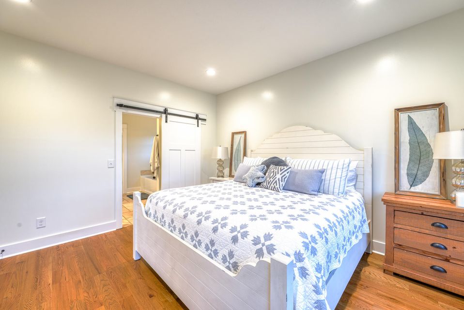 Photo #18: 214 Charlton Court