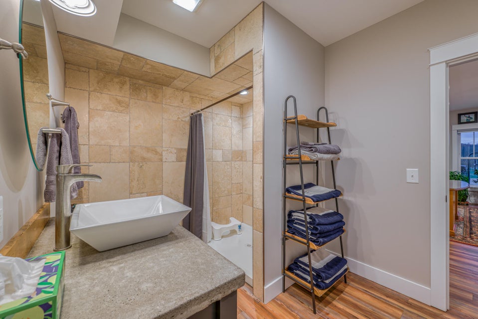Photo #44: 214 Charlton Court